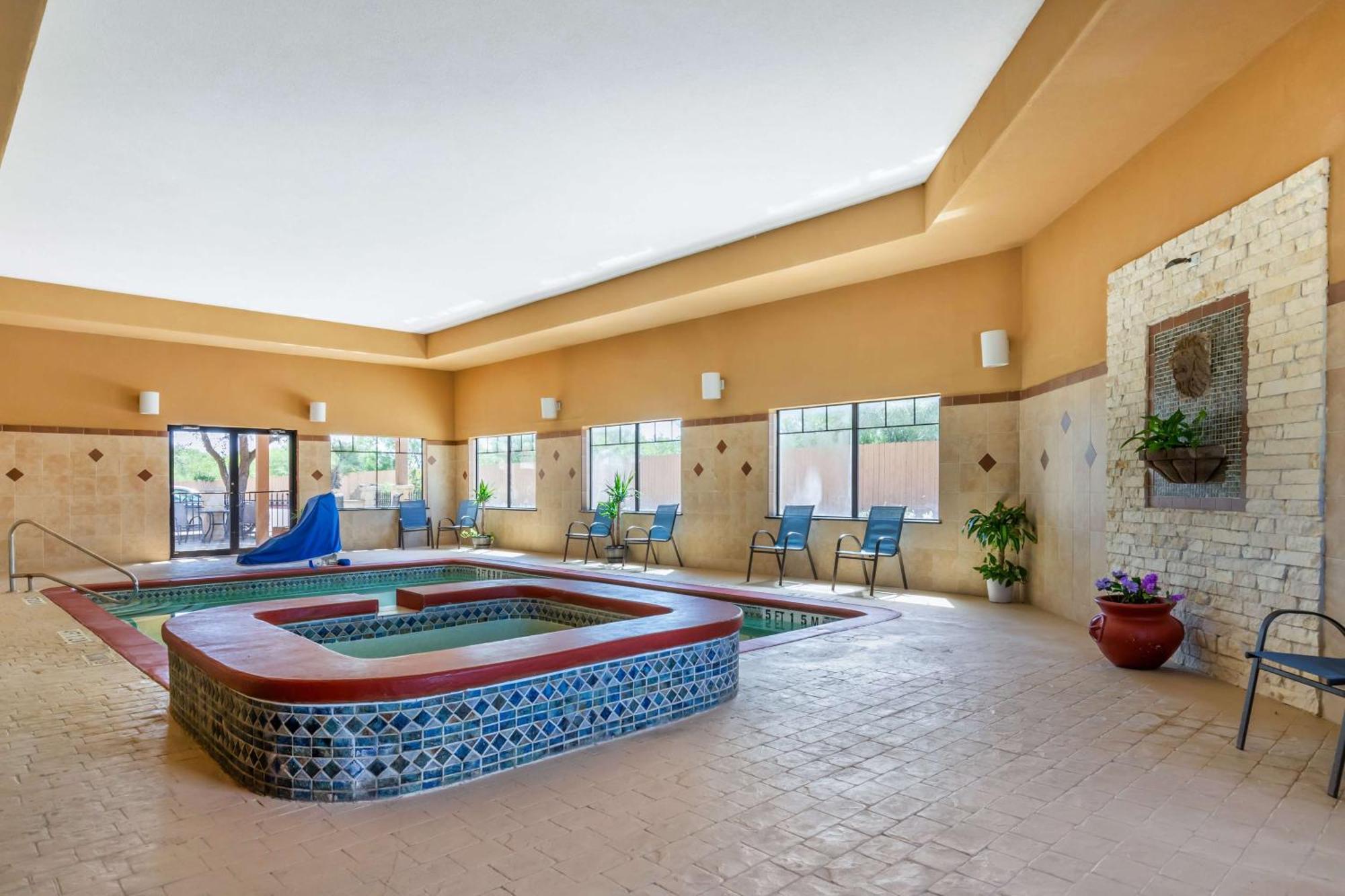 Best Western Plus Lytle Inn And Suites Dış mekan fotoğraf