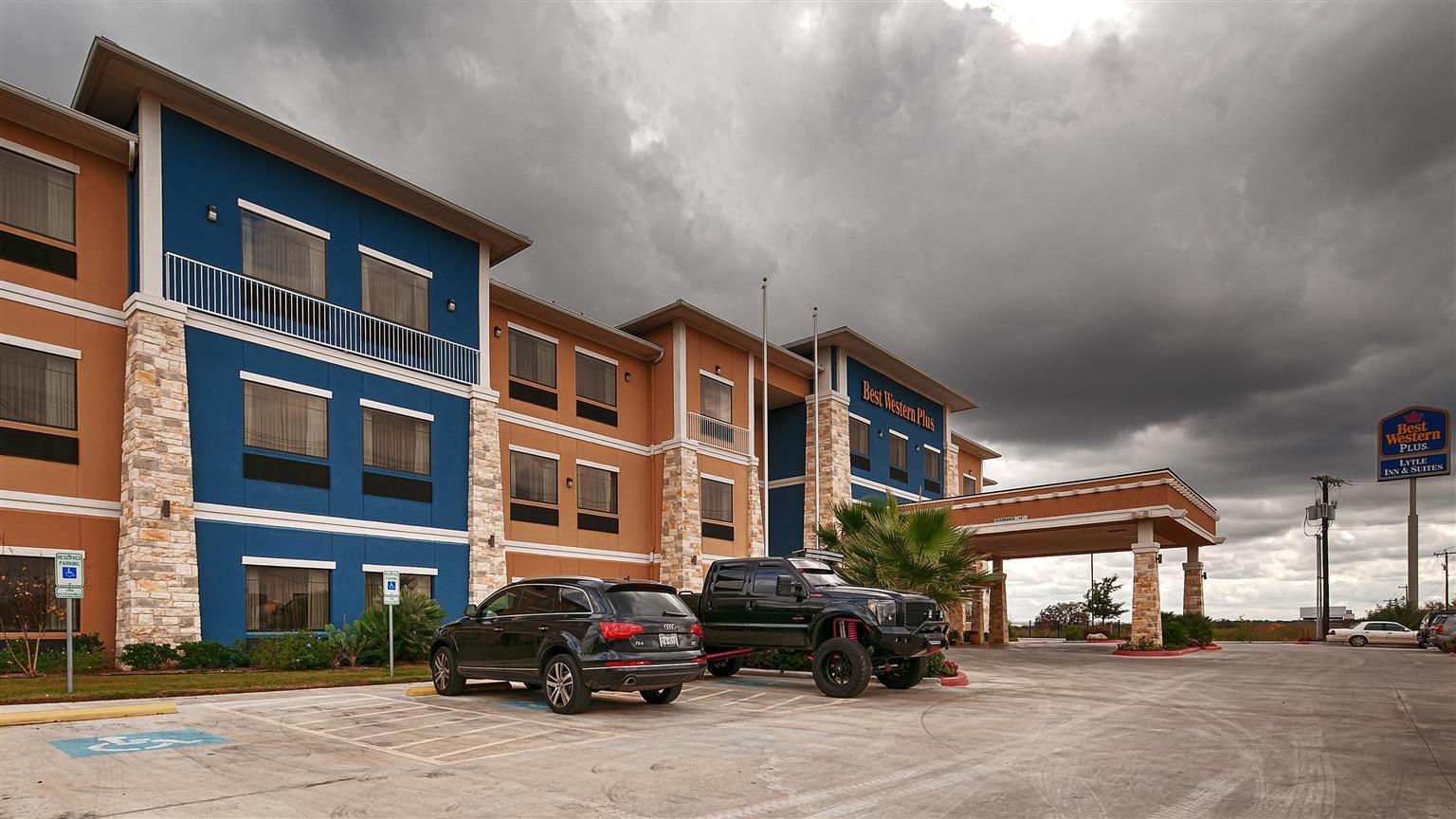 Best Western Plus Lytle Inn And Suites Dış mekan fotoğraf